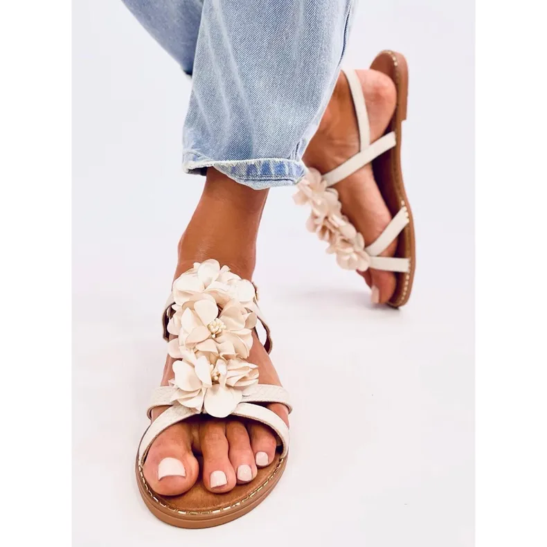 Amaur Beige sandals with delicate flowers