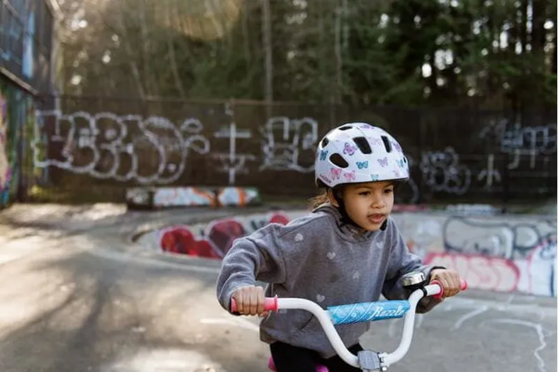 Lazer NutZ KinetiCore Uni-Youth Helmet in Dragons Green