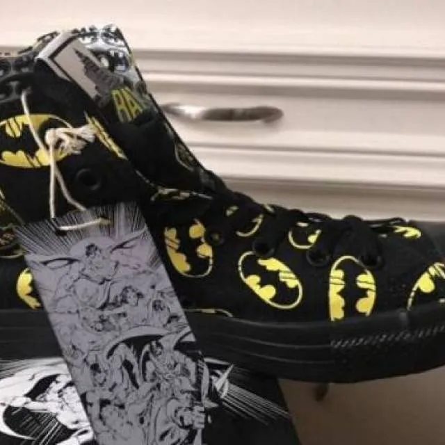 New Converse X DC Comics BATMAN Logo Black Yellow Rare M...