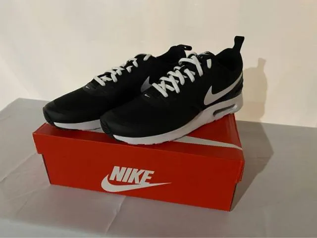 Nike air max vision gs black white