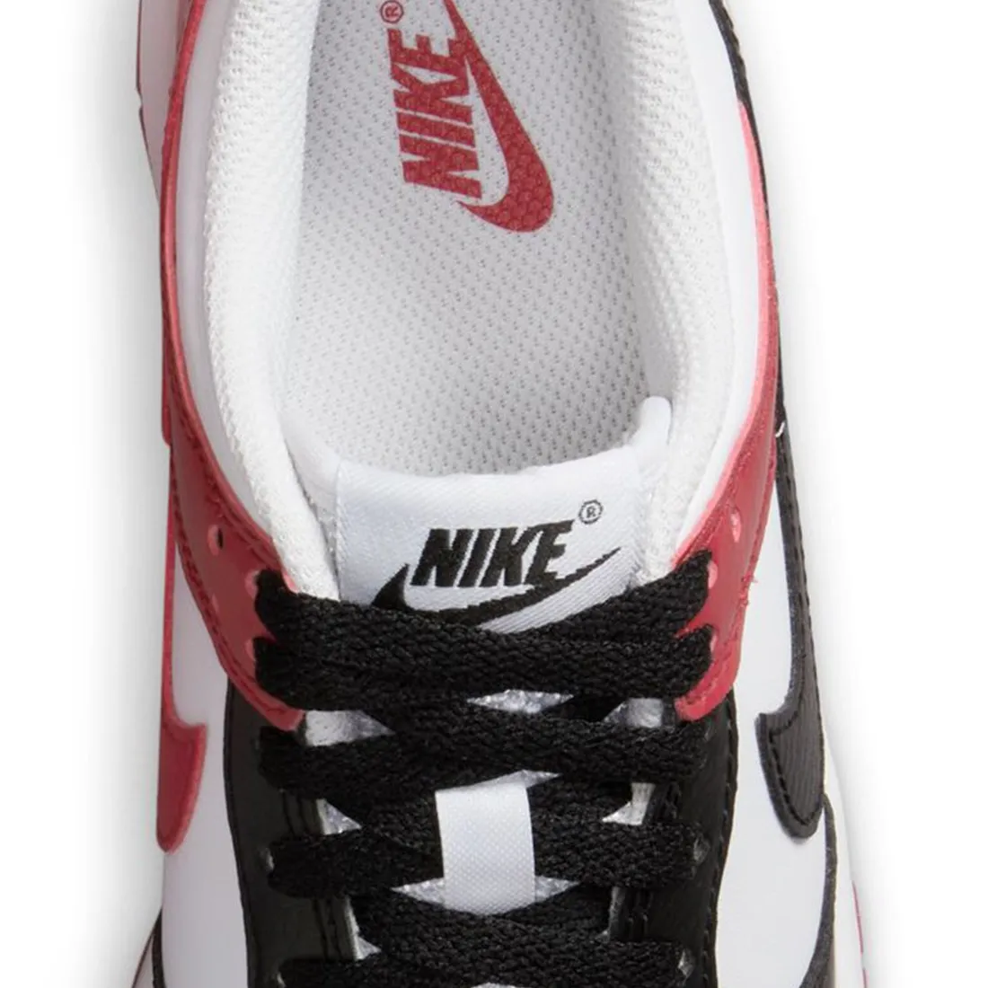 Nike Big Kids Dunk Low Gs (gym red / black-white)