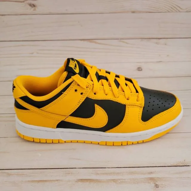 Nike dunk low championship goldenrod