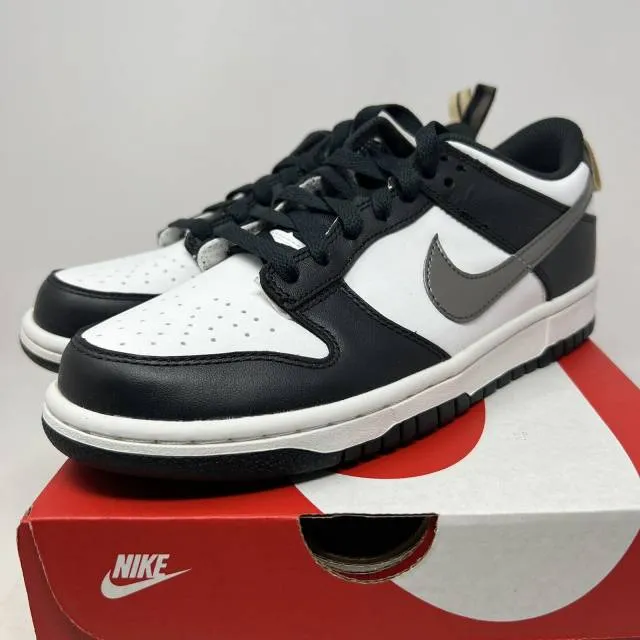 Nike dunk low gs white black metallic