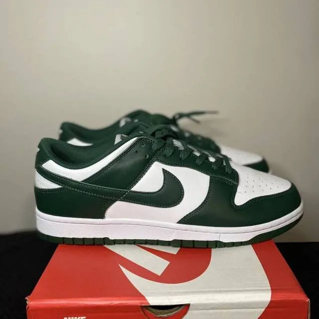 Nike dunk low varsity green