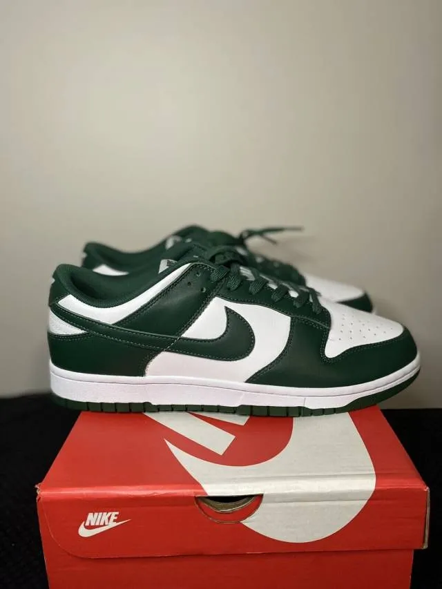 Nike dunk low varsity green