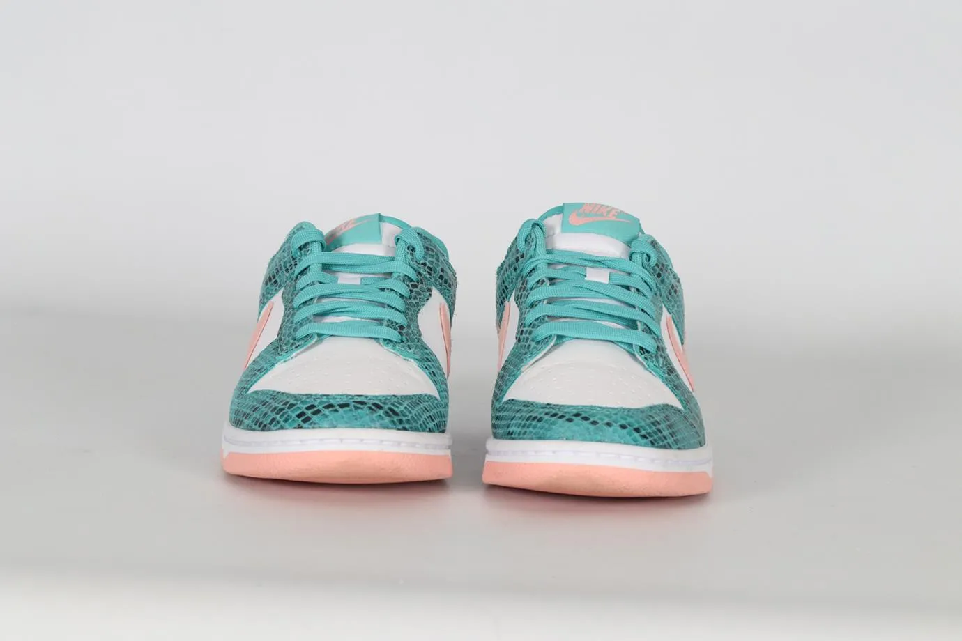 NIKE DUNK LOW WASHED TEAL LEATHER SNEAKERS EU 38.5 UK 5.5 US 8.5