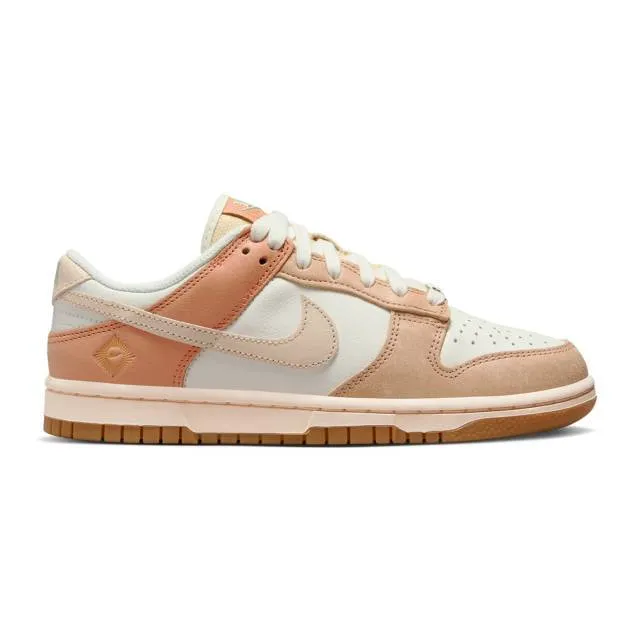 Nike women's dunk low se (australia/ brown/ sail/ sanddrift/ amber brown/ hemp/ guava ice/ beige tan